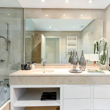 Modern In Alcazaba Lagoon Apartment *