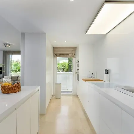 Modern In Alcazaba Lagoon Apartment