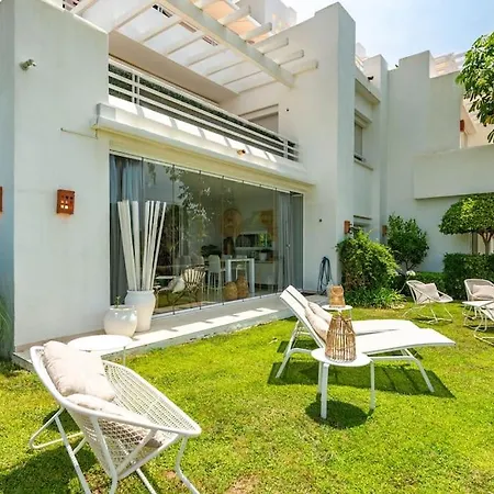 Modern In Alcazaba Lagoon Apartment *
