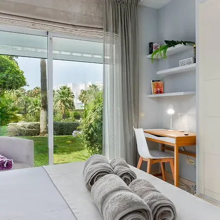 Modern In Alcazaba Lagoon *