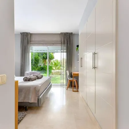 Modern In Alcazaba Lagoon Lejlighed *