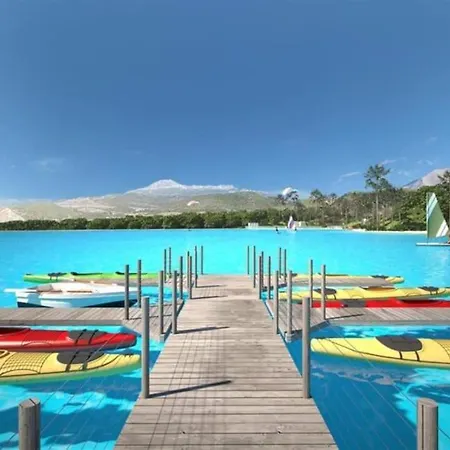 Modern In Alcazaba Lagoon Εστεπόνα